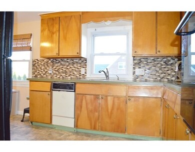 197 S Branch Pkwy, Springfield, MA 01118 - photo 7