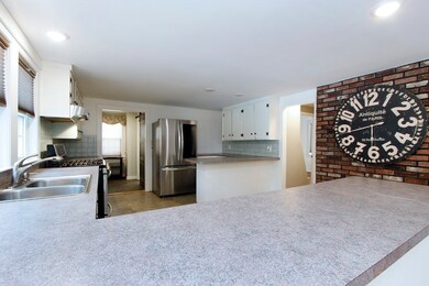 53 Vaughan St, Middleboro, MA 02346 - photo 7