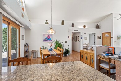 16-Kitchen & Dining