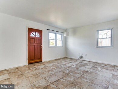 165 Martin Dr, Manassas Park, VA 20111 - photo 5