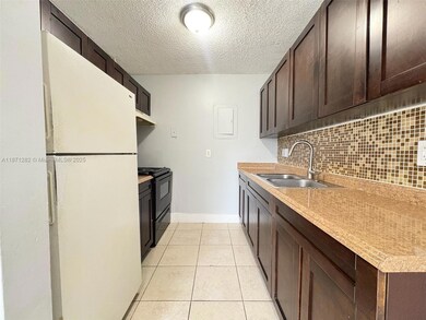 8913 NW 28th Dr unit B, Coral Springs, FL 33065 - photo 3