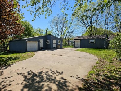 705 N Madison St, Raymore, MO 64083 - photo 4