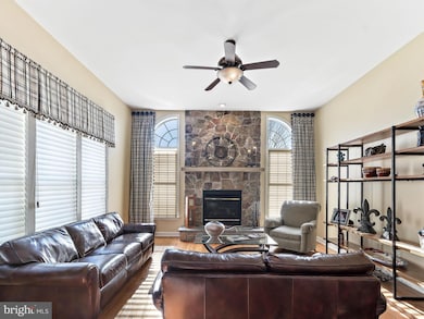 818 Avonshire Ct, Sykesville, MD 21784 - photo 7