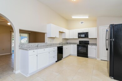 021-photo-kitchen-12385644