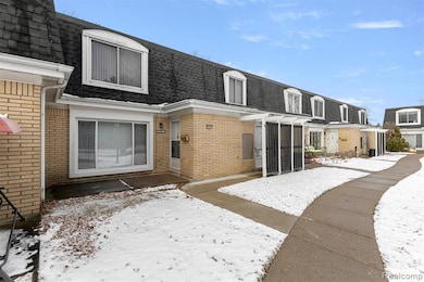 29756 City Center Dr unit 1, Warren, MI 48093 - photo 2