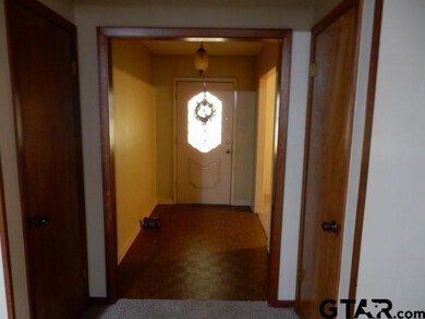 728 728 Oxford Dr, Tyler, TX 75703 - photo 3