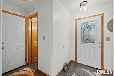 1141 6th Ave N, Clinton, IA 52732 - photo 4