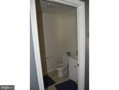 823 Spruce St, Collingdale, PA 19023 - photo 4