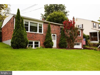 418 Camelot Dr, Brookhaven, PA 19015 - photo 2