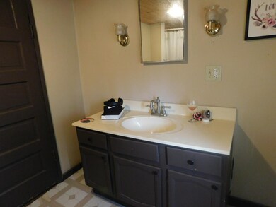 318 N 3rd St, Tomahawk, WI 54487 - photo 6