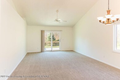 (5) 502 WHITE PINE BLVD. Living Room