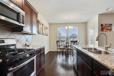 11479 Legacy Oaks Ln, Gonzales, LA 70737 - photo 5