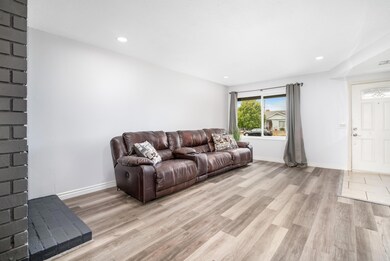 003_Living Room