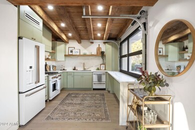 8-web-or-mls-3118-n-27th-st