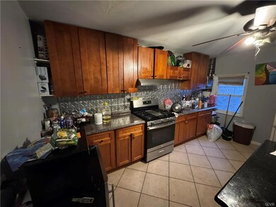 621 W Greenleaf St, Allentown, PA 18102 - photo 2