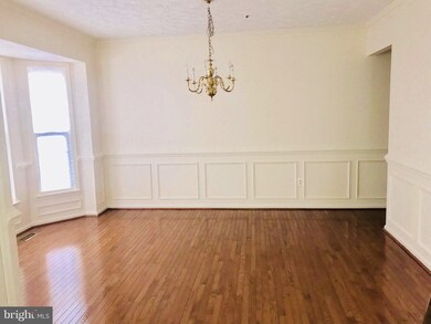 12206 Highlander Ct, Laurel, MD 20708 - photo 4