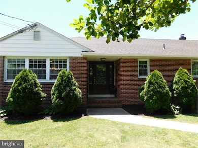 28 Center Ave, Burlington, NJ 08016 - photo 2