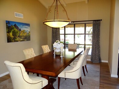 FORMAL DINING