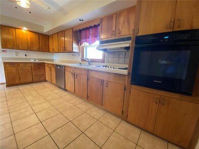 2690 19th St, Columbus, IN 47201 - photo 4