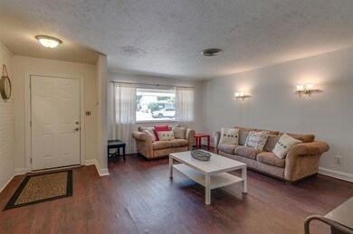 1140 Trailwood Dr, Hurst, TX 76053 - photo 6