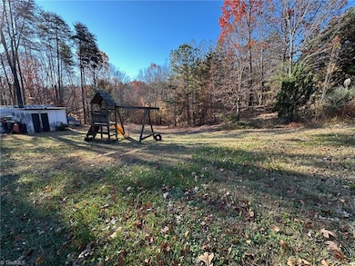 3921 N Carolina 8, Walnut Cove, NC 27052 - photo 5