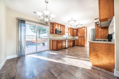 2378 E McAndrews Rd, Medford, OR 97504 - photo 7