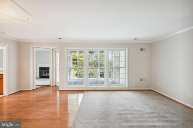 5717 Brewer House Cir unit 202, Rockville, MD 20852 - photo 2