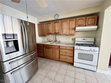 1935 Rockefeller Rd, Wickliffe, OH 44092 - photo 5