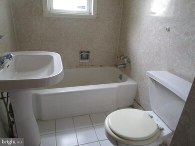 1130 E 8th St, Crum Lynne, PA 19022 - photo 6