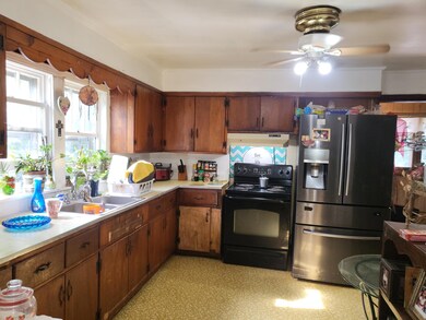 925 Hopson St, Johnson City, TN 37601 - photo 2