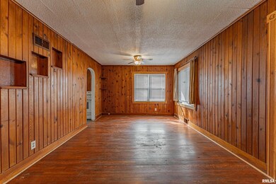 316 S Sheridan St, Lincoln, IL 62656 - photo 3