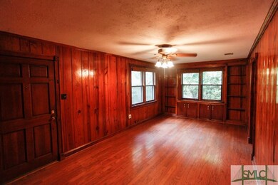 Front room / entry / living room