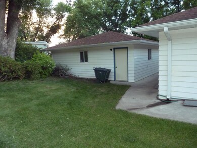 717 5th St NE, Jamestown, ND 58401 - photo 7