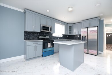 080-902-Vischer-Ave