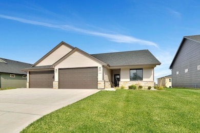 5456 N Toben Dr, Bel Aire, KS 67067 - photo 2