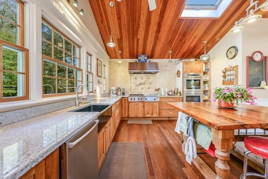 11 Everett Rd, Buzzards Bay, MA 02532 - photo 4