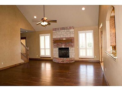 2704 SE 5th St, Moore, OK 73160 - photo 5