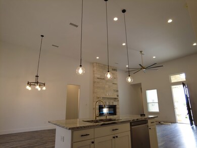 112 Madrona Ln, Fredericksburg, TX 78624 - photo 5