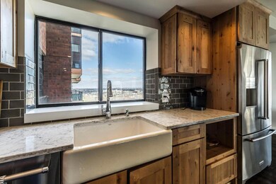 155 W Main St #1702 06