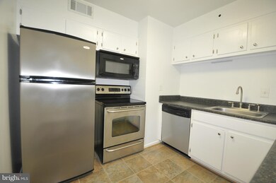 6301 N Charles St unit 202, Baltimore, MD 21212 - photo 4