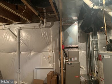 25009 Virginia Pine Ct, Chantilly, VA 20152 - photo 4