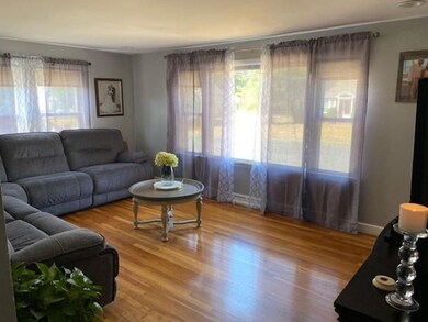 8 Crestwood Cir, Lawrence, MA 01843 - photo 5