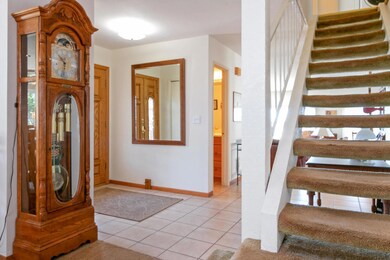 5561 Topa Topa Dr-print-006-012-Entryway