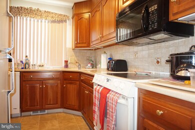 7881 Wyndam Rd, Pennsauken, NJ 08109 - photo 6