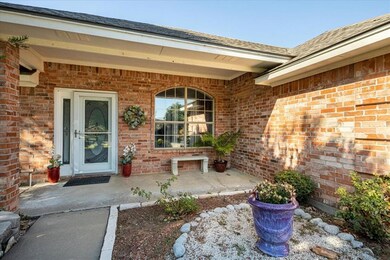 5614 Hondo Dr, Granbury, TX 76049 - photo 2