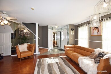 602 E Victoria Cir unit 23/1, North Aurora, IL 60542 - photo 6