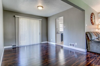 3221 Franklin St, Highland, IN 46322 - photo 5