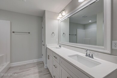 807 E Fremont St, Burgaw, NC 28425 - photo 5