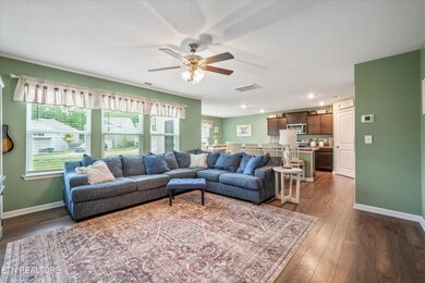 11-9502 Joy Denise Ln-11