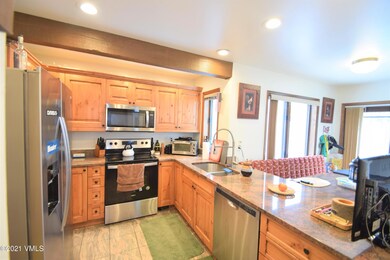 1680 Kitchen 3